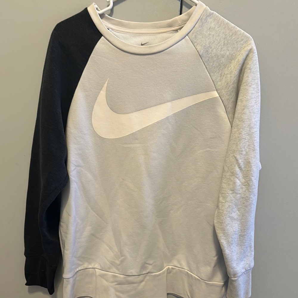 Nike women’s Black and Gray Sweater